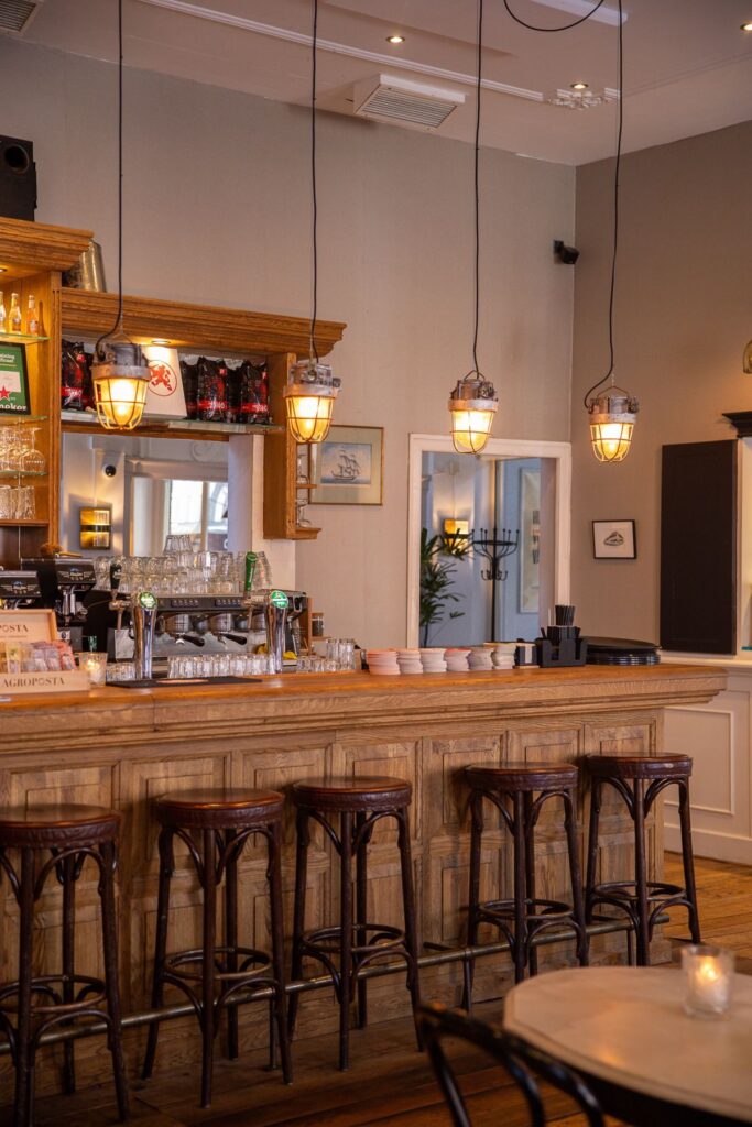 De bar overdag